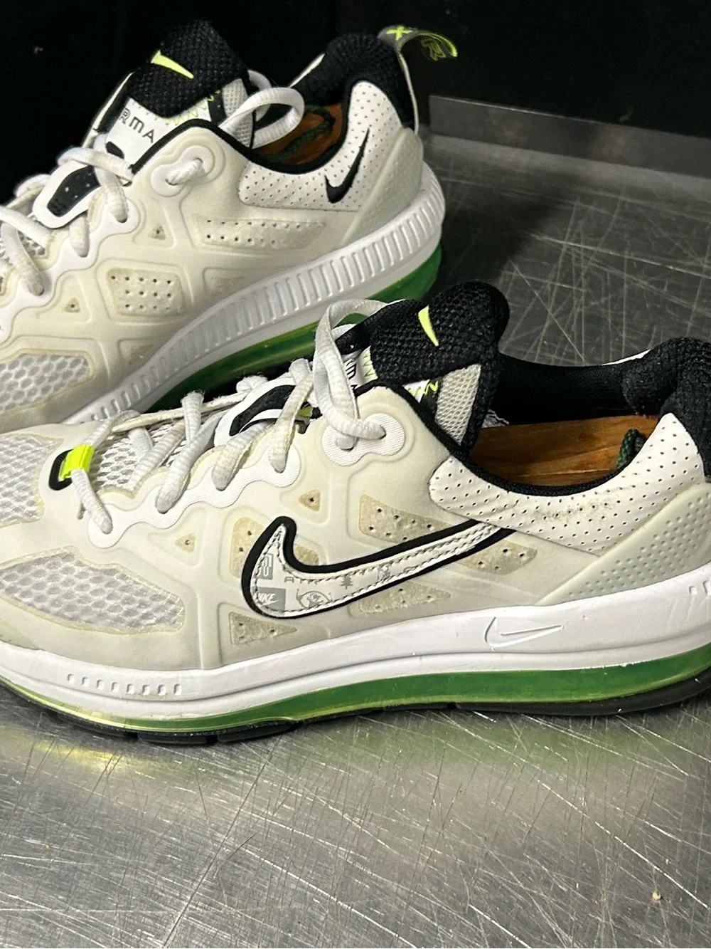 Nike Air Max Size 6.5 Youth